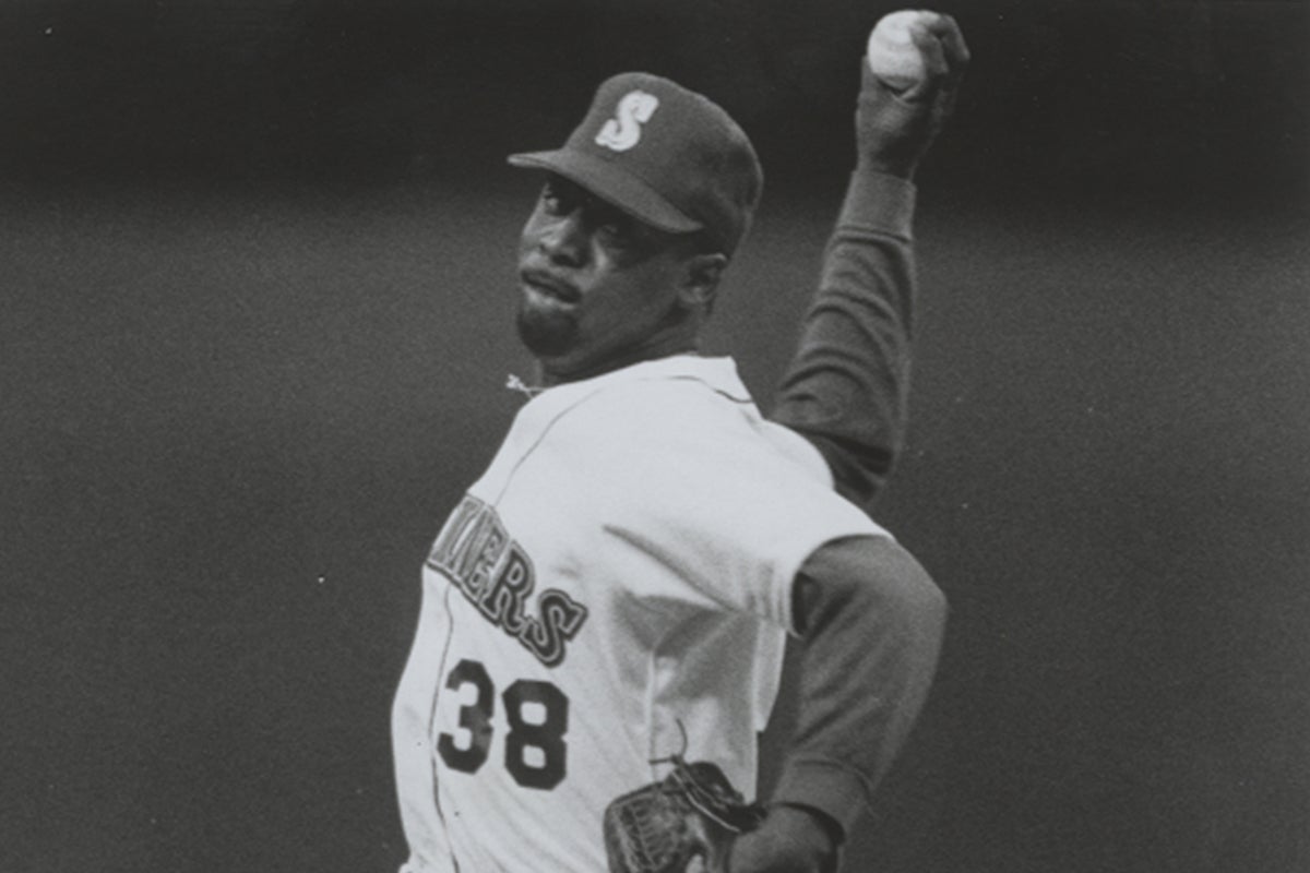 Mike Jackson pitches for Mariners